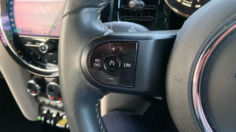 MINI Hatchback 135kW Cooper S Level 3 33kWh 3dr Auto Electric Hatchback